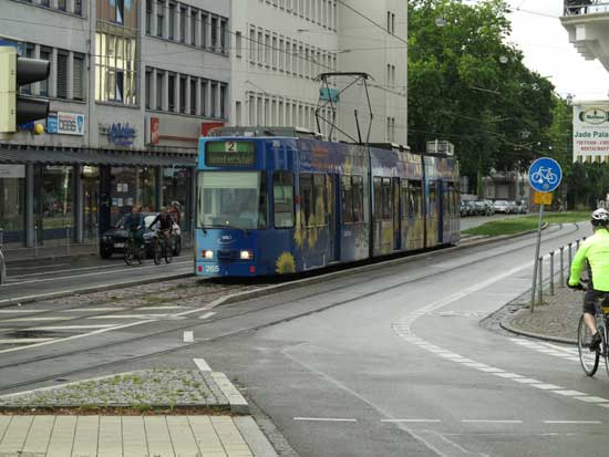 553