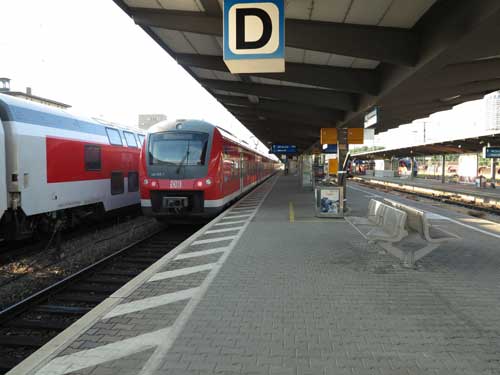 812