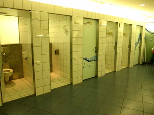825