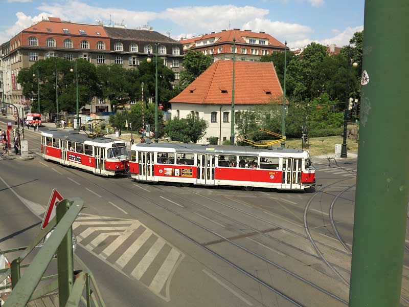 253
