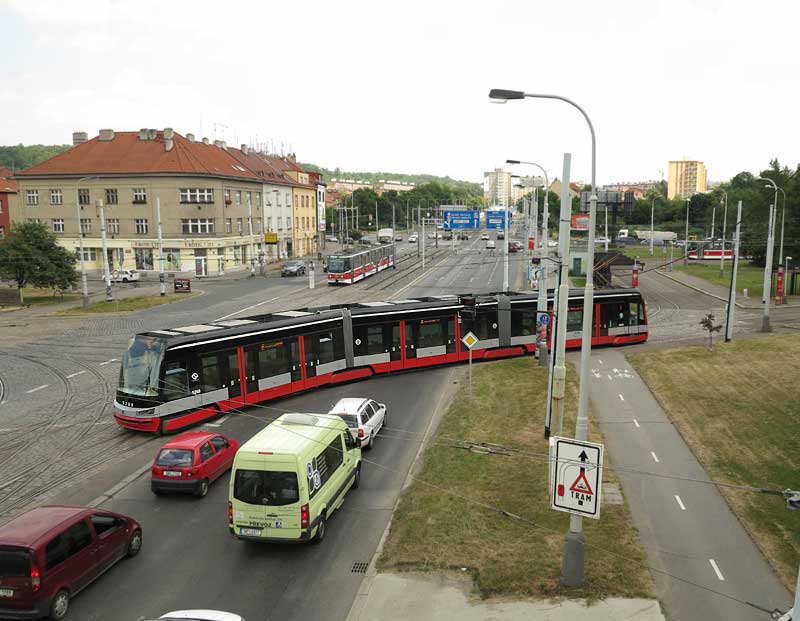 557
