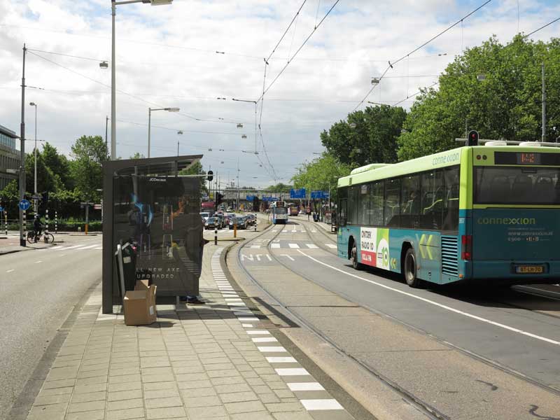 325