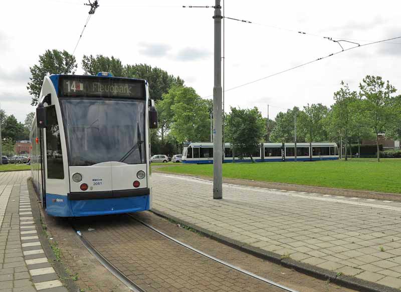 473