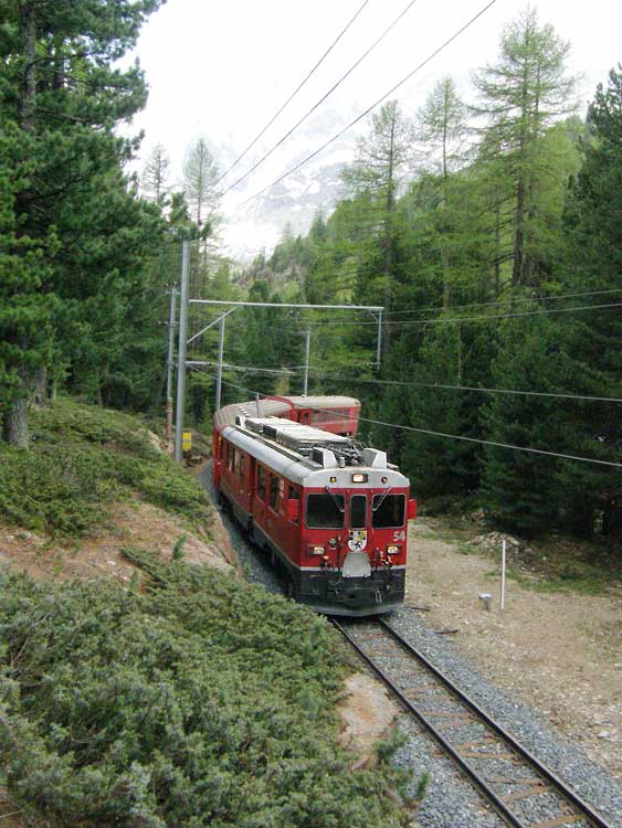 世界遺産レーティッシュ鉄道ベルニナ線モルテラッチュ
