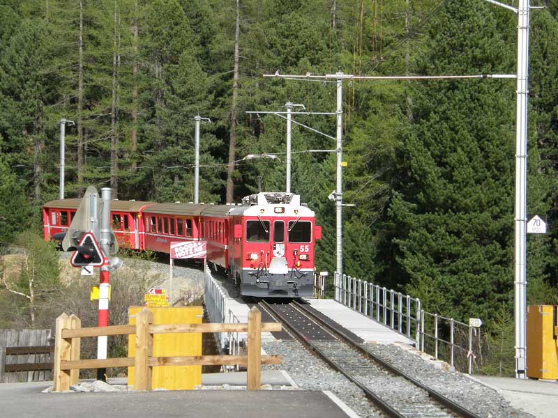 世界遺産レーティッシュ鉄道ベルニナ線モルテラッチュ