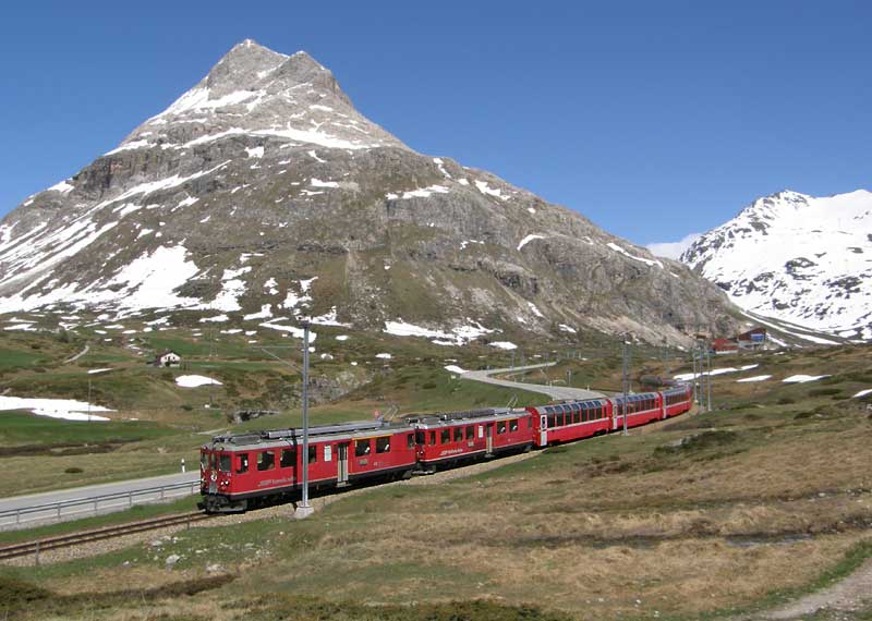 世界遺産レーティッシュ鉄道ベルニナ線ディアヴォレッツァ