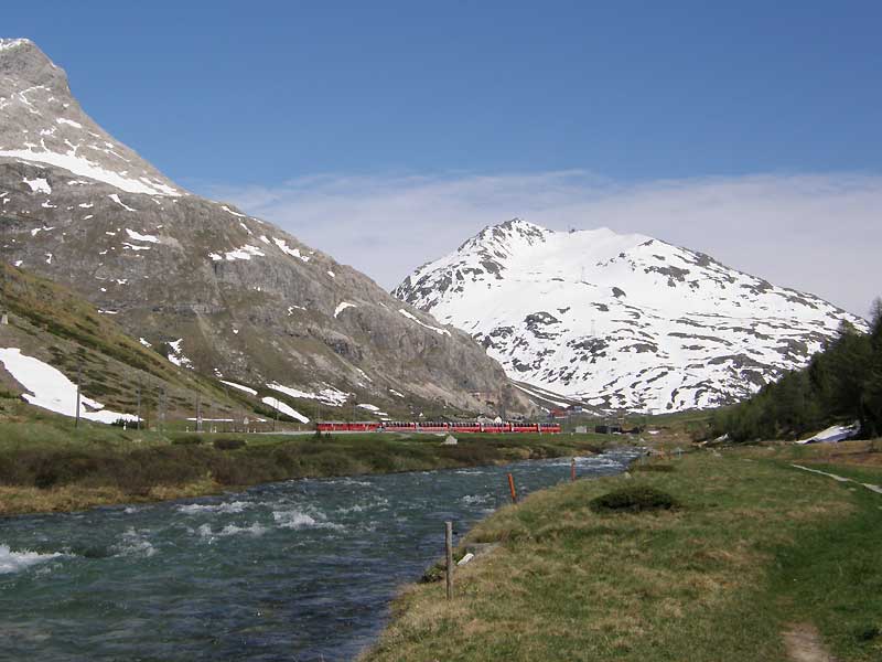 世界遺産レーティッシュ鉄道ベルニナ線ディアヴォレッツァ
