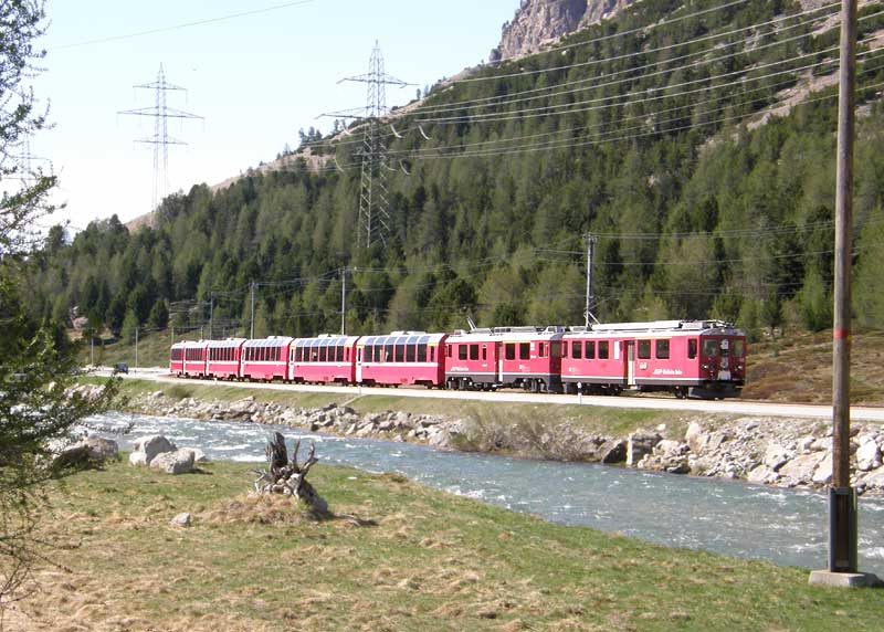 世界遺産レーティッシュ鉄道ベルニナ線ディアヴォレッツァ