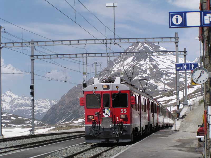 世界遺産レーティッシュ鉄道ベルニナ線オスピツィオベルニナ