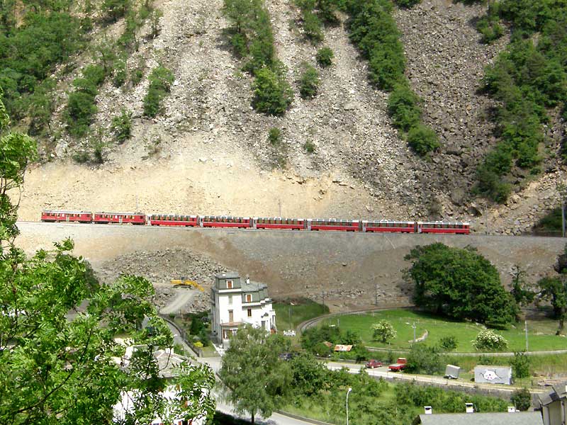 世界遺産レーティッシュ鉄道ベルニナ線ブルジオ
